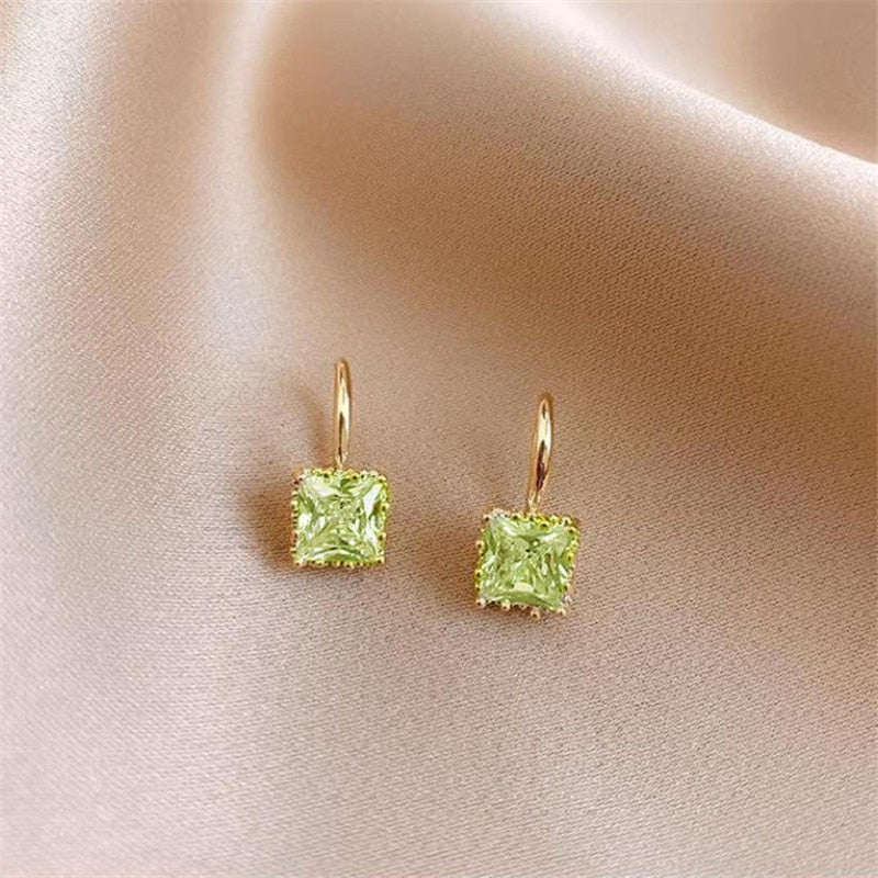 Simple Black White Irregular Polyhedron Pendant Small Earrings 2025 New Girl Unusual Earrings Fashion Korean Jewelry For Woman