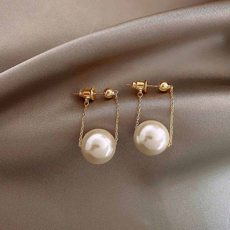 Simple Black White Irregular Polyhedron Pendant Small Earrings 2025 New Girl Unusual Earrings Fashion Korean Jewelry For Woman